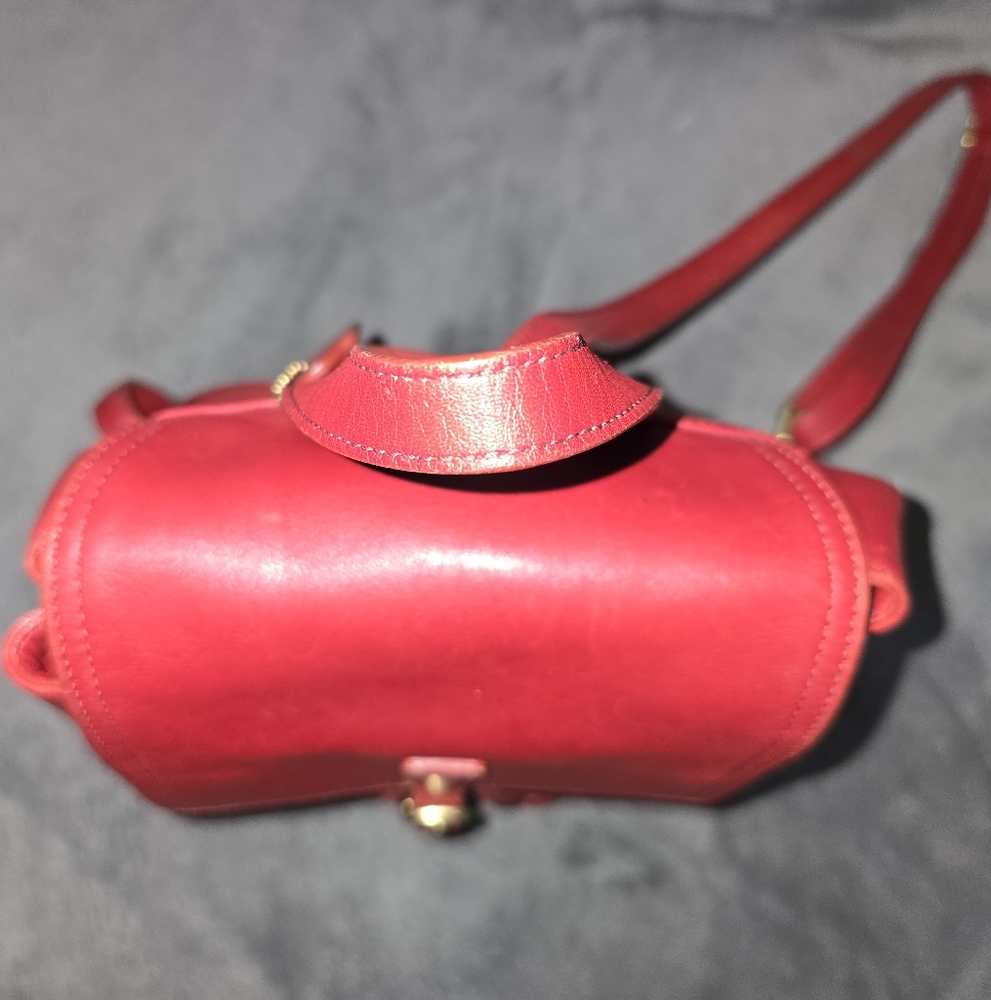 Coach VINTAGE LEGACY Red Glove Tanned leather backpack. EUC - Picture 7 of 16